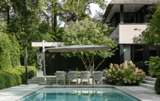 2024-borek-aluminium-santo-parasol-chalk-taupe-2857-416—lexx-table-chalk-dekton-grigio—majinto-chairs-white-taupe-